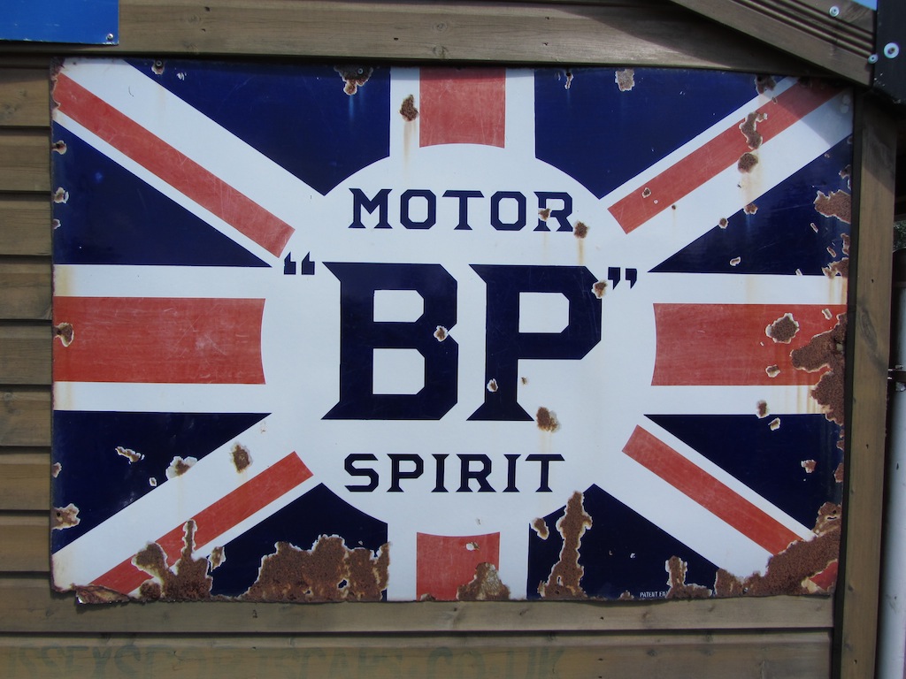 to Sussex Sports Cars. Sales of Classic Cars by Gerry Wadman in