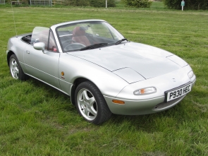 1997 Mazda MX-5 Harvard 1.8i 42,000 miles from new, 2 owners.