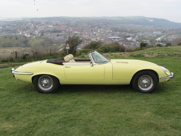 Jaguar E-Type engine bay detailing
